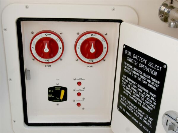 Battery Selector Switch 32 Volt DC, Blue Sea 9001E-BSS